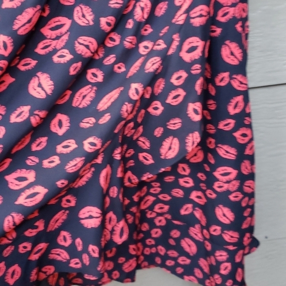 Lola Grace Lip-Print Faux-Wrap Dress S - Picture 10 of 11